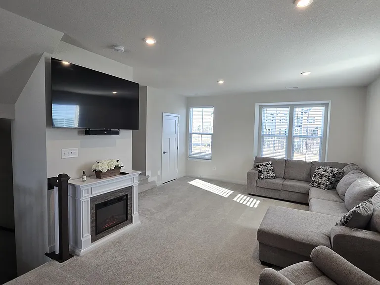 210 Fost Blvd — Photo 10