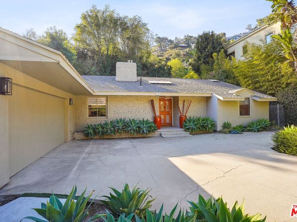 1323 Roscomare Rd