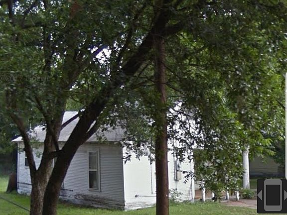 4th image of 1104 E Collin St