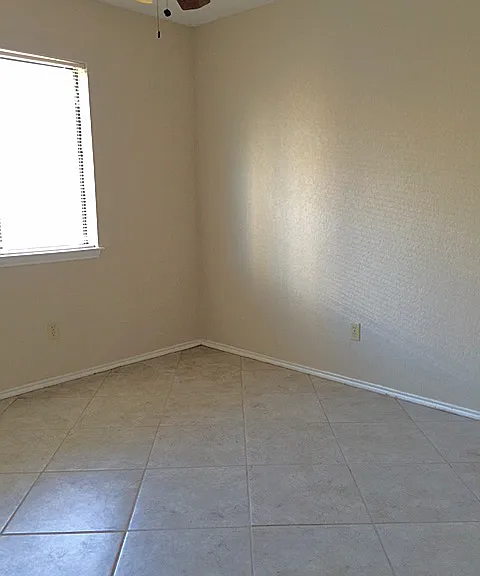 4113 Fossil Ridge Dr — Photo 12