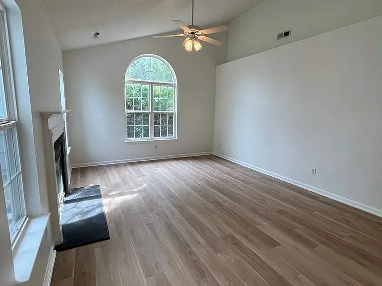 1408 Barouche Ct — Photo 15