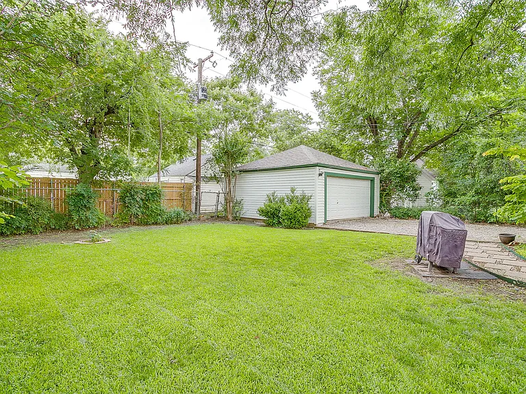 3619 Winston Rd — Photo 44