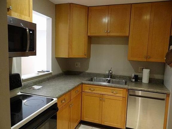 5th image of 660 Perrie Dr APT 103