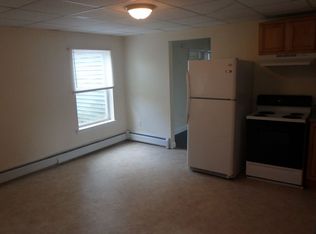 32 Hampshire St APT 1, Auburn, ME 04210