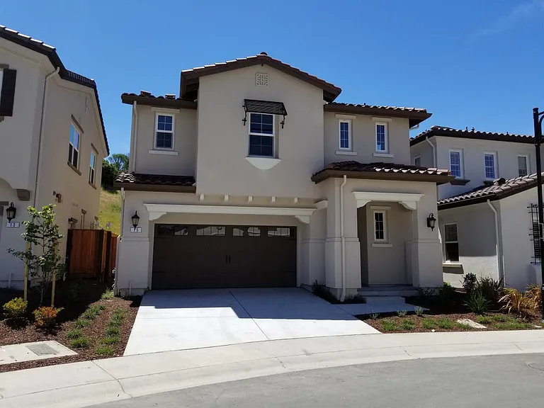 Kendall Cir — Photo 1