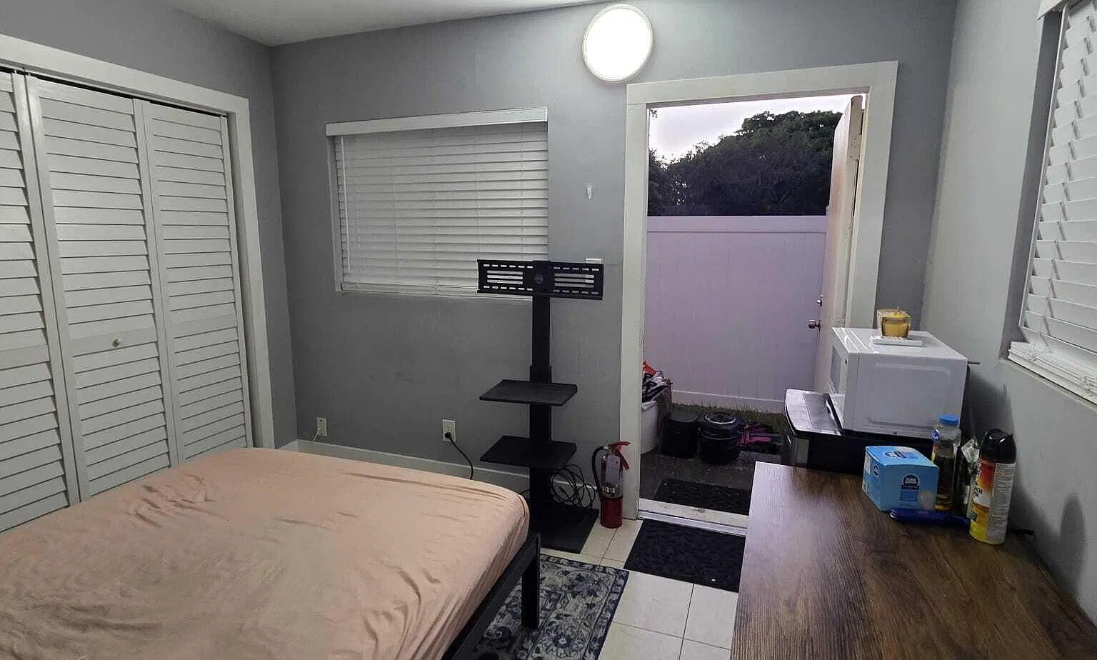 Studio, 1.0 bath, 300 sqft, $1,200 — Photo 3