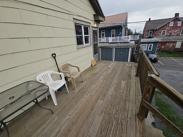 116 N Front St — Photo 3