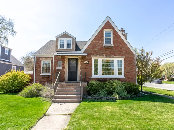 2767 W 95th Pl, Evergreen Park, IL 60805