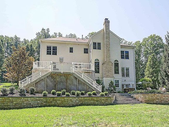 4th image of 3568 Ashland Dr