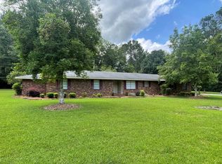 404 S Baker St, Glennville, GA 30427