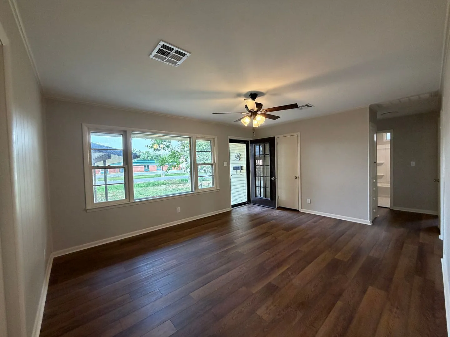 Charming Wagoner Rental - Great Location! — Photo 3