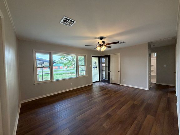 3rd image of 608 SE 6th St