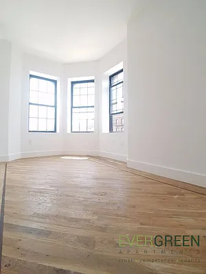 Rented by Evergreen Apartments BK | media 22