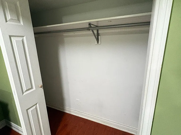 11 Naperton Dr — Photo 3