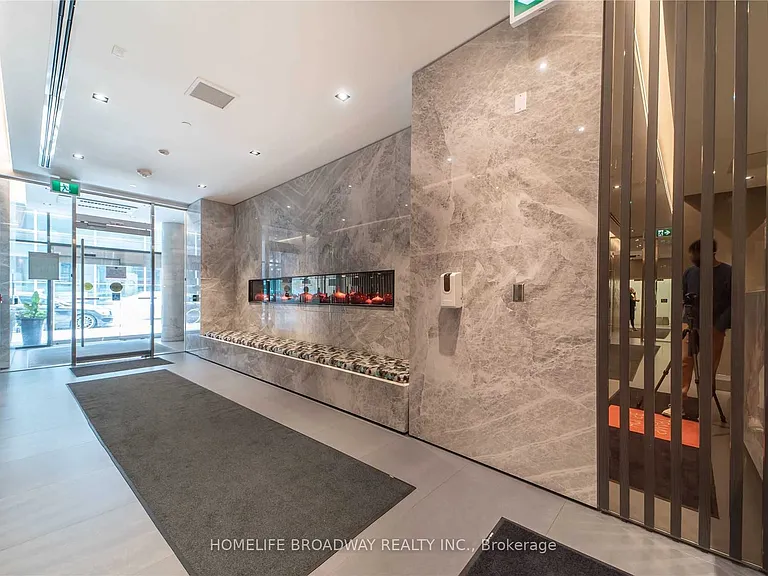 215 Queen St W #609 — Photo 4