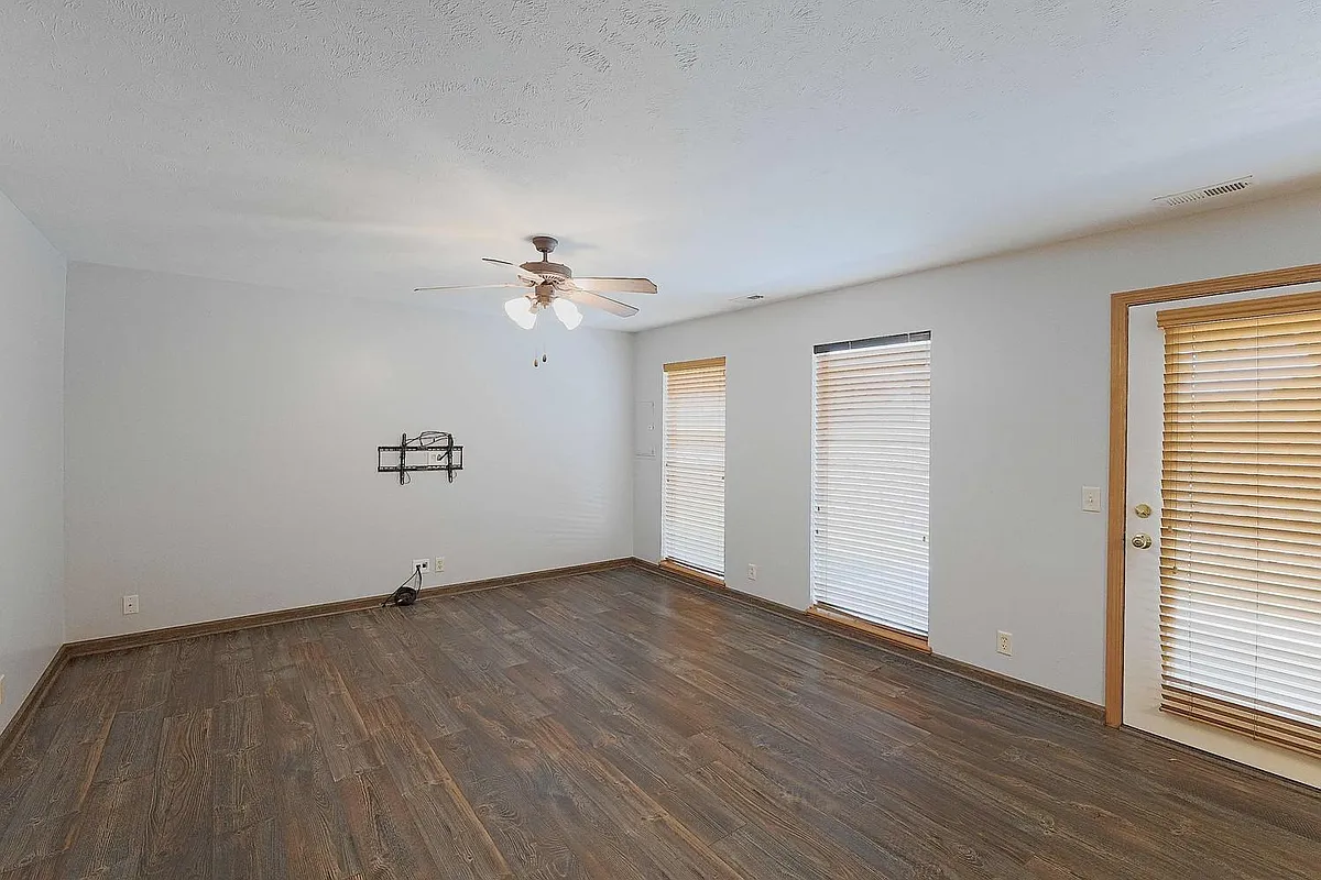 Building Photo - 1514 Sawyer Ct