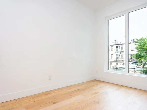 129 Troutman Street image 8 of 26