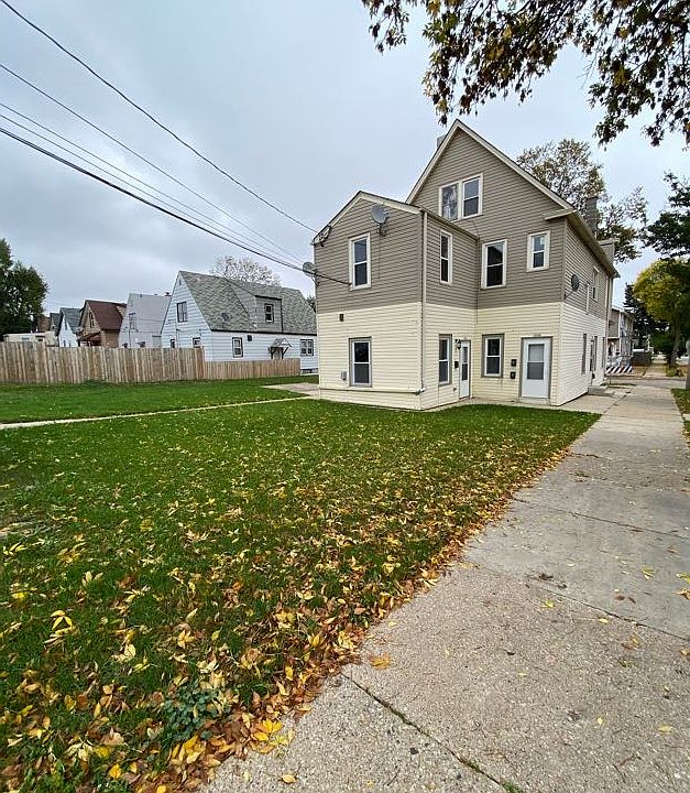 1st image of 904 W Dakota St #3