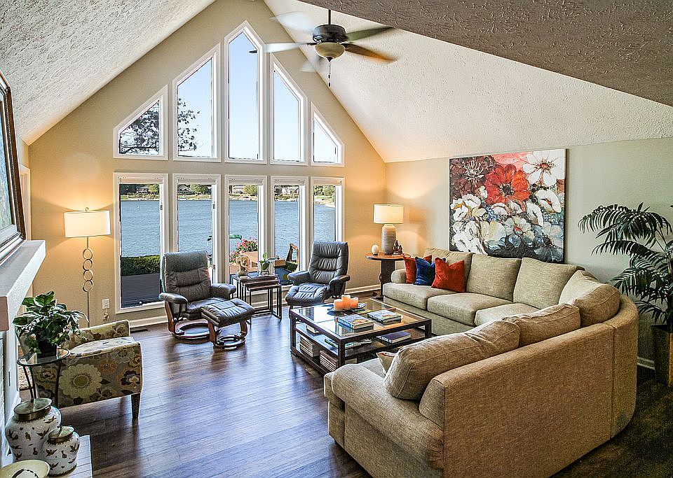 Open concept main floor