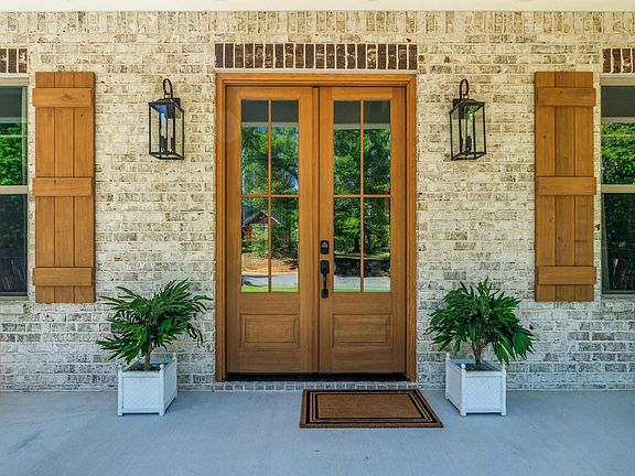 3rd image of 30 Creekstone Dr