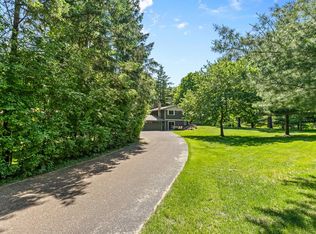 100 Puma Ln, Mahtomedi, MN 55115