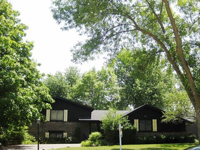 1st image of 3119 N Windsor Dr