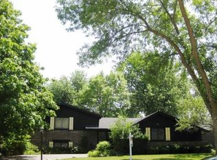 3119 N Windsor Dr, Arlington Heights, IL 60004