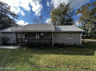 208 7th St, Morton, MS 39117