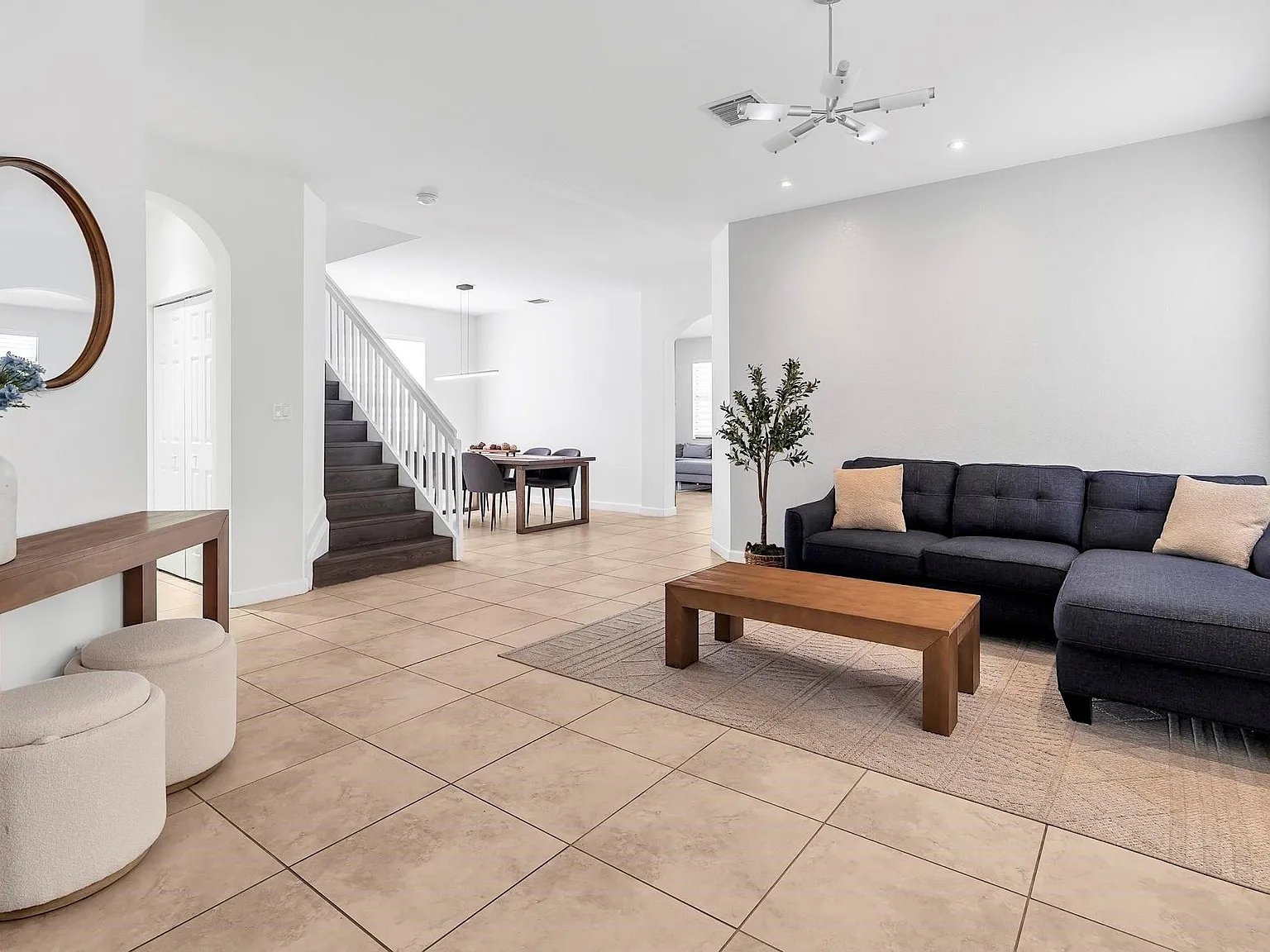 4 bed, 3.5 bath, 2622 sqft, $4,500 — Photo 4