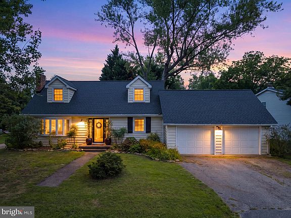 3rd image of 721 Black Forest Rd