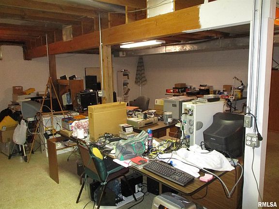 2nd image of 195 38th Ave