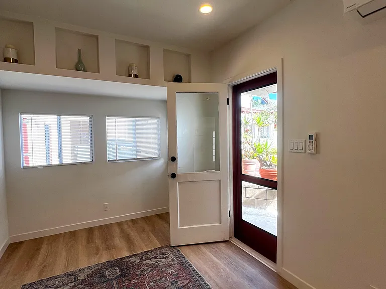 3937 Walgrove Ave #B — Photo 6