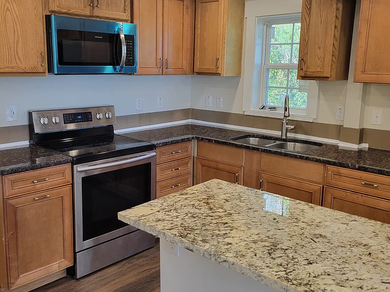 15 Montgomery Ave — Photo 14