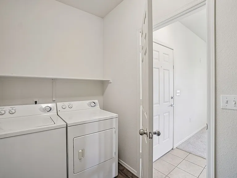 Allegro Apartments — Photo 20