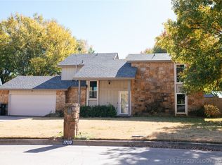1709 W Van Buren Ct, Broken Arrow, OK 74011