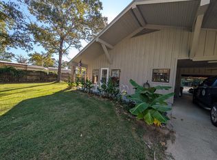 912 Twin Cedar Dr, Hemphill, TX 75948