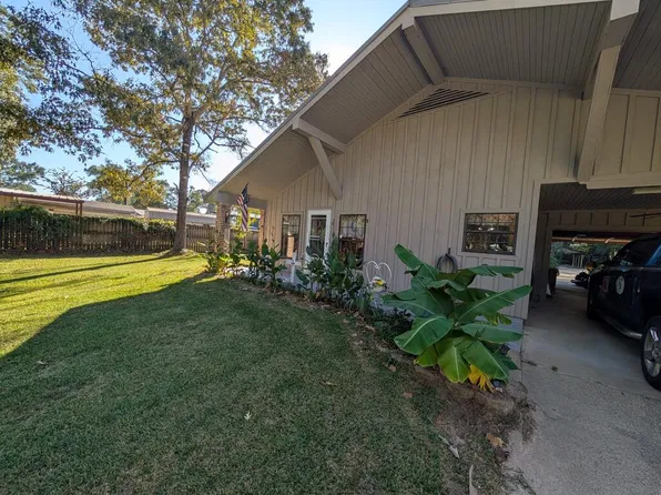 912 Twin Cedar Dr, Hemphill, TX 75948