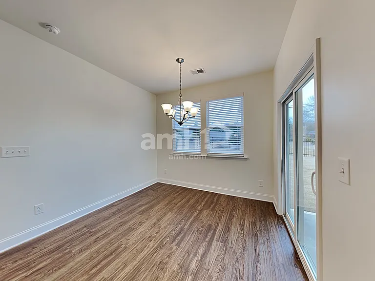 222 Vista Way — Photo 5