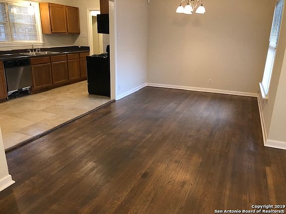 3rd image of 606 Elkhorn Dr