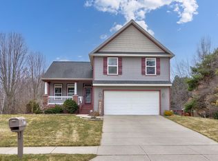 812 Ashlee Dr, Norton Shores, MI