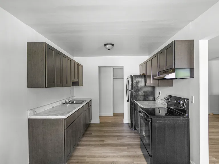 1 & 2 Bedroom - Heat & Hot Water Included - From $1,299 - Save Hundreds Each Season — Photo 7