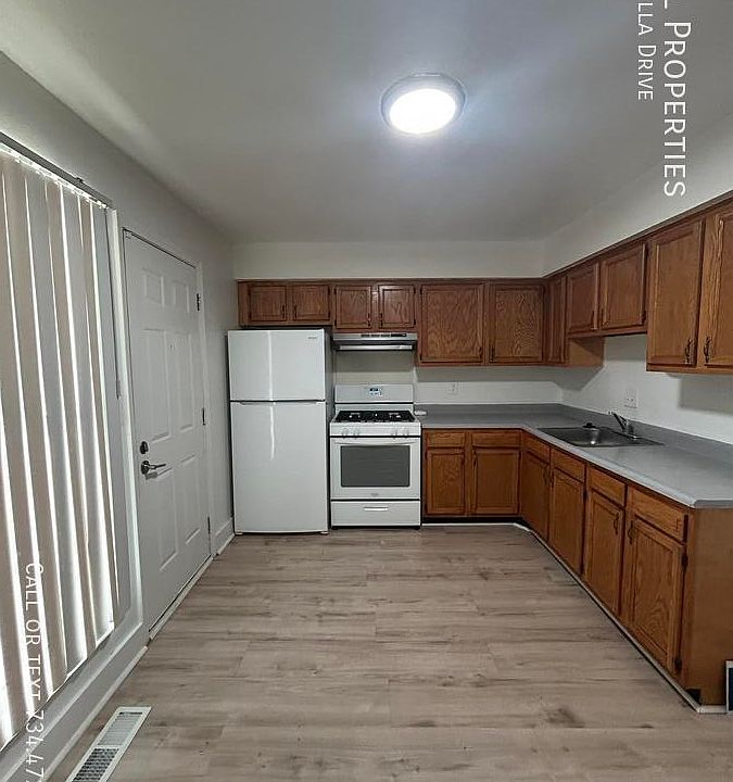 1st image of 530 Villa Dr