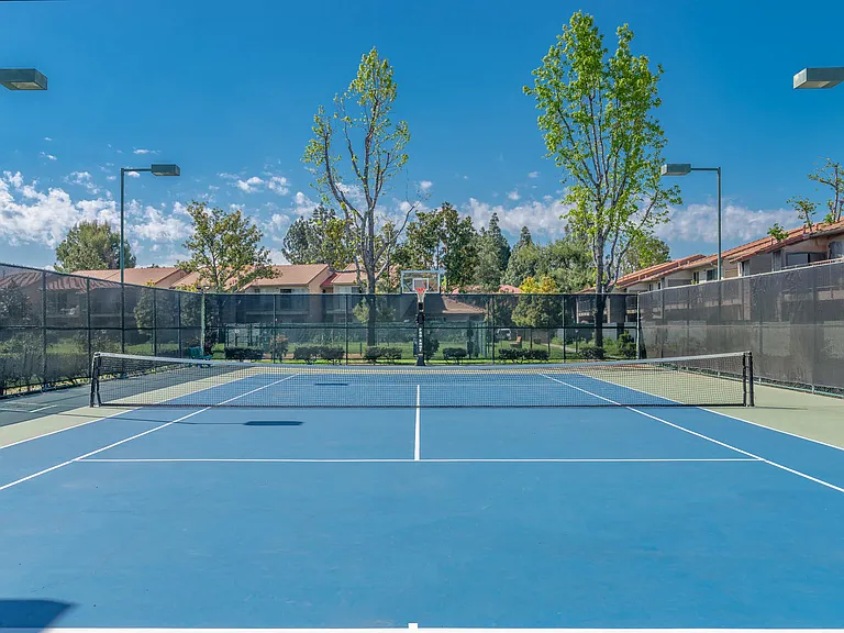 Sierra Vista Apartments — Photo 16