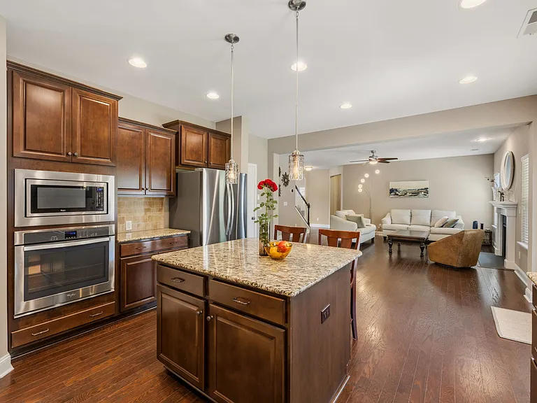 167 Alexandria Dr — Photo 22