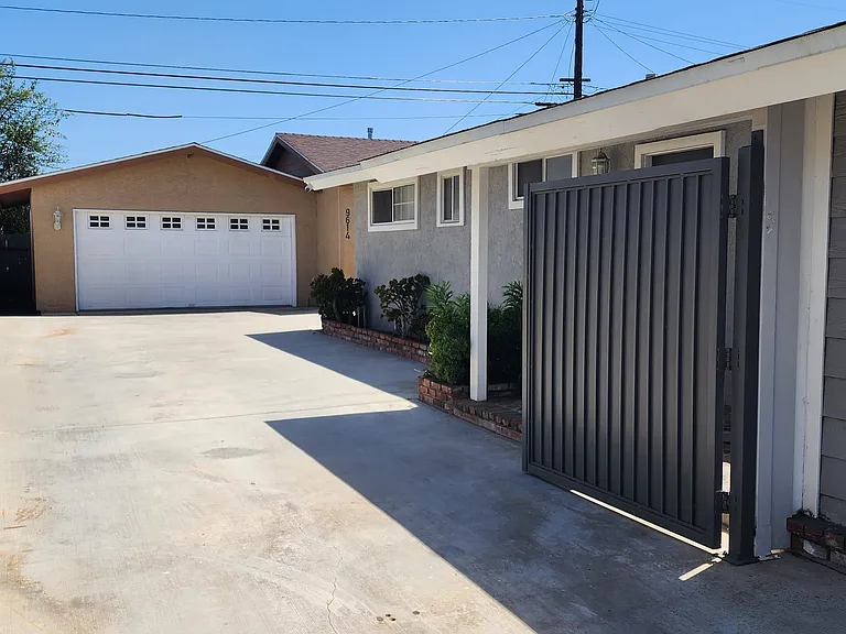 9614 W Cerritos Ave — Photo 41