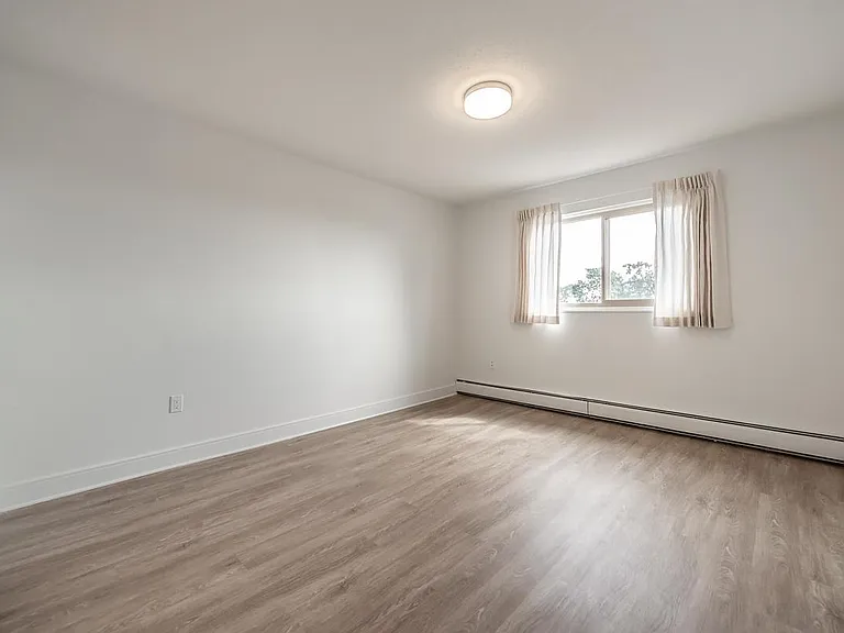 948 Esquimalt Rd — Photo 19