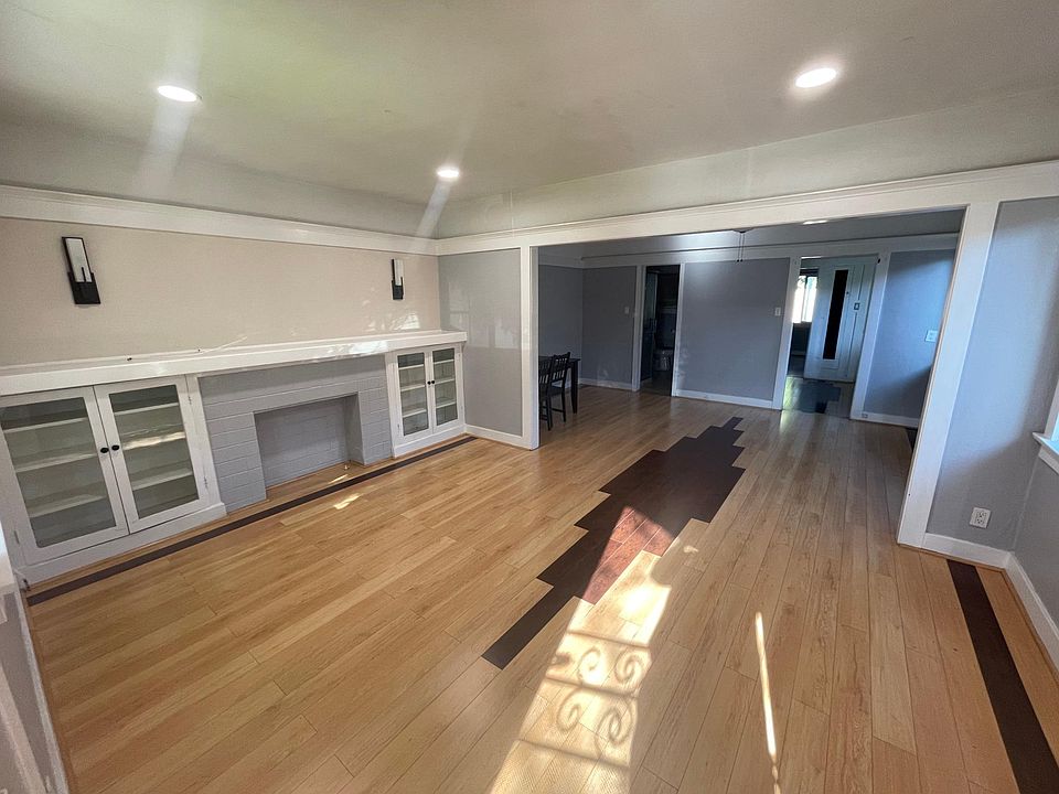 1st image of 1214 Hague Ct