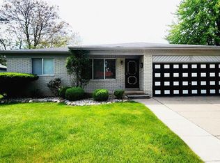 99 Inches St, Mount Clemens, MI 48043