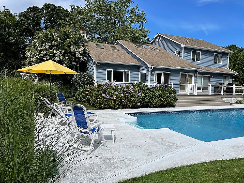 2nd image of 8 Sea Breeze Ave