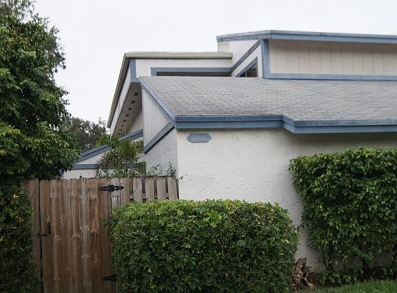 4th image of 707 NW 132nd Ter